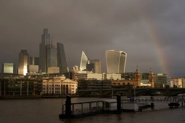 Λονδίνο Ηνωμένο Βασίλειο Δεκεμβρίου 2022 Καταιγίδα Κατά Μήκος Του Ποταμού — Φωτογραφία Αρχείου