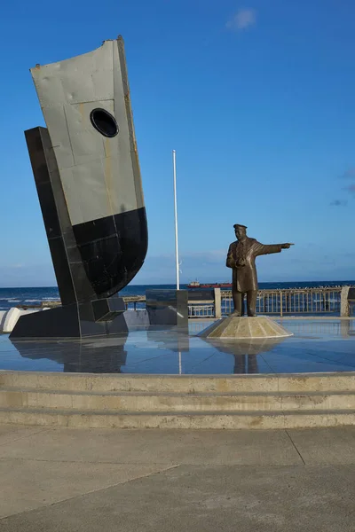 Punta Arenas Чилі Жовтня 2022 Статуя Пілото Пардо Поруч Кораблем — стокове фото