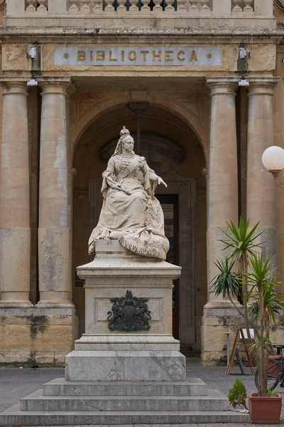 Estatua Reina Victoria Frente Biblioteca Plaza República Capital Malta — Foto de Stock