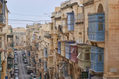 Valetta, Malta - 5 Haziran 2023: Malta 'nın Valetta kentindeki tarihi binalar