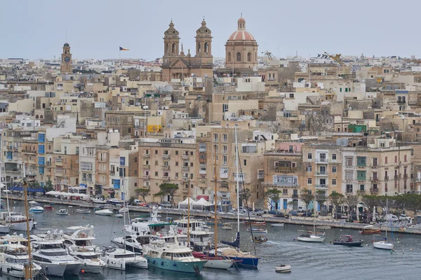 Valetta Malta Juni 2023 Luxe Boten Aangemeerd Naast Fort Saint — Stockfoto