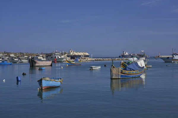 Marsaxlokk Malta Juni 2023 Traditionella Fiskebåtar Hamnen Den Historiska Fiskestaden — Stockfoto
