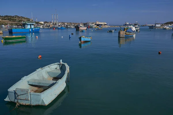 Marsaxlokk Malta Juni 2023 Traditionelle Fiskerbåde Havnen Den Historiske Fiskerby - Stock-foto
