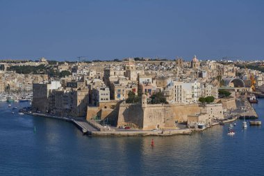 Valetta, Malta - 8 Haziran 2023: Valetta şehrinden Büyük Liman 'dan Birgu ve Senglea' ya manzara