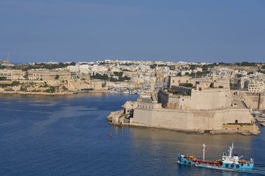 Valetta, Malta - 8 Haziran 2023: Valetta şehrinden Büyük Liman 'dan Birgu ve Senglea' ya manzara