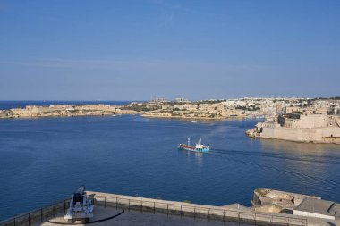 Valetta, Malta - 8 Haziran 2023: Valetta şehrinden Büyük Liman 'dan Birgu ve Senglea' ya manzara