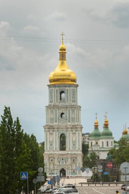 St. Sophia Katedrali 'nin çan kulesi. Kyiv, Ukrayna - Haziran 2023.