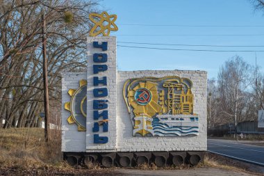 Chornobyl şehrinin girişindeki 