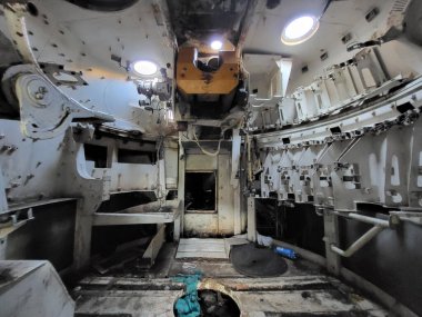 İçerde, Rus kendinden güdümlü topçu imha edildi. Kyiv, Ukrayna - 24 Ağustos 2023