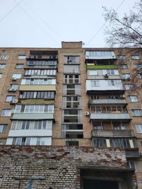 Tatarka, Kyiv, Ukrayna - 03 Mart 2024: Rus ordusu tarafından Kyiv 'in bombalanması sırasında hasar gören ev.