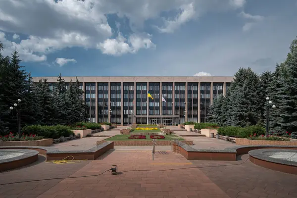 Kryvyi Rih Şehir Meclisi binası. Kryvyi Rih, Ukrayna - Temmuz, 2021.