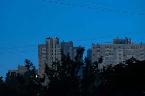 Rusya 'nın elektrik santrallerini bombalamasından sonra Kyiv' in yerleşim bölgesinde elektrik kesintisi yaşandı. Kyiv, Ukrayna - 1 Haziran 2024.