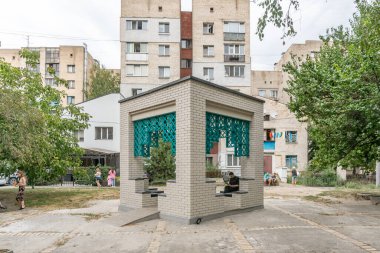 Kyiv 'de Podil' de postmodernizm tarzında eski çardağı restore etti. Kyiv - Ukrayna - 31 Ağustos 2024.