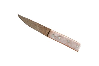 Eski paslı, plastik saplı bir mutfak bıçağı izole edilir. Bıçak aşınmış ve kör..