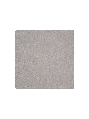 Kare gri beton karo izole edilmiştir..