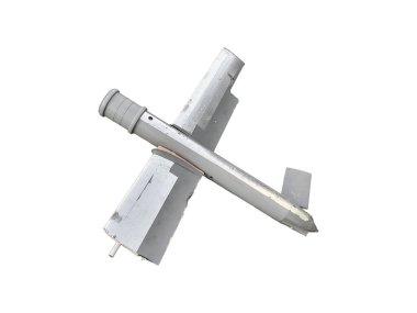 Silindirik savaş başlığıyla hasar görmüş Rus askeri dronu izole edildi. İHA savaş operasyonlarında kullanıldı ve daha sonra düşürüldü..