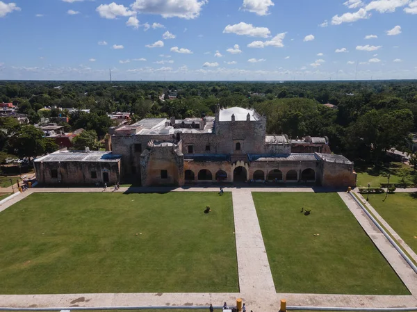 San Bernardino de Siena manastırının insansız hava aracı görüntüsü, Valladolid, Yucatan.