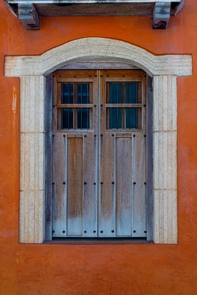 Stare Okno Przy Drodze Braci Valladolid — Zdjęcie stockowe