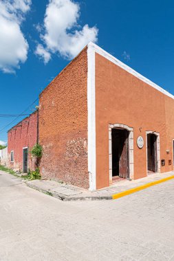 Keşişlerin yolundaki eski evler, Valladolid, Yucatan, Meksika