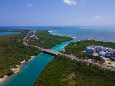 Punta Nizuc 'tan İHA görüntüsü, Cancun, Meksika' da Otel Bölgesi