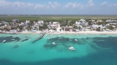 Puerto Morelos, Meksika 'nın havadan görünüşü