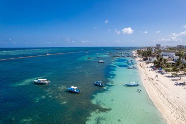 Meksika 'daki Puerto Morelos' un insansız hava aracı görüntüsü