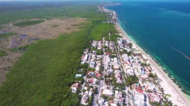 Puerto Morelos, Meksika 'nın insansız hava aracı görüntüsü