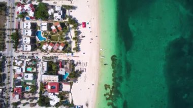 Puerto Morelos, Meksika 'nın insansız hava aracı görüntüsü