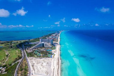 Cancun Otel Bölgesi 'nin havadan görünüşü