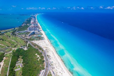 Cancun Otel Bölgesi 'nin havadan görünüşü