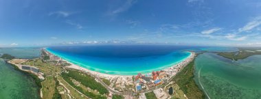 Cancun Otel Bölgesi 'nin havadan görünüşü