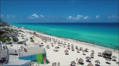 Meksika 'daki Cancun Otel Bölgesi' nin havadan görünüşü