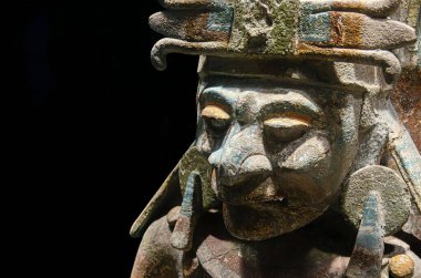 Siyah arkaplan ile izole edilmiş Maya biblosu