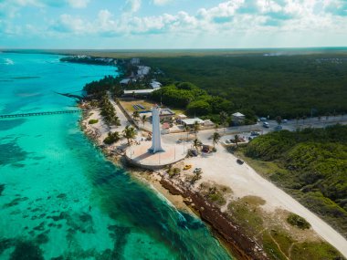 Mahahual, Quintana Roo, Meksika 'daki Deniz fenerinin havadan görünüşü
