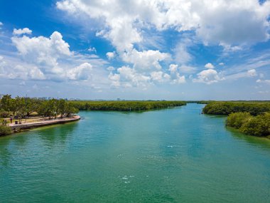 Cancun Otel Bölgesindeki Sanat Bahçesinin panoramik manzarası