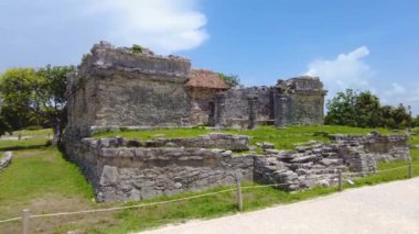 Meksika 'daki Tulum Arkeoloji Alanından Görüntü