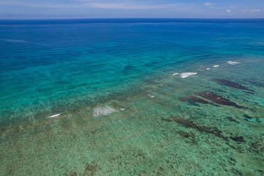 Güneşli bir günde Puerto Morelos 'un hava manzarası