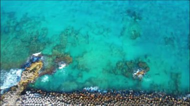 Playa Gaviota, Cancun 'daki Kristal Temiz Sularda Geometrik Dalgalar