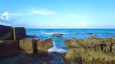 Playa Gaviota, Cancun 'da Rocky Beach Günbatımı