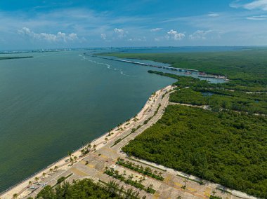 Meksika, Cancun 'daki Malecon Tajamar' ın insansız hava aracının çarpıcı görüntüsü.,
