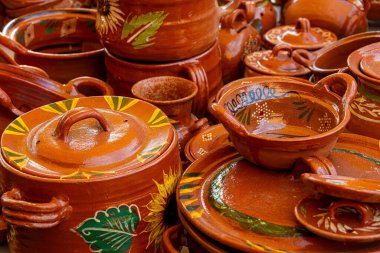 Cuernavaca 'daki tarihi Hernn Corts Sarayı' nın resimli görüntüsü sömürge mimarisi ve kültür mirasını gözler önüne seriyor.
