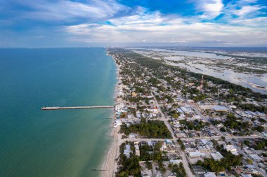 Chuburna 'yı keşfetmek, Meksika, Yucatan' da büyüleyici bir sahil kasabası. Huzurlu plajları ve Progreso 'ya yakınlığıyla tanınan bir yaz mevsimi.