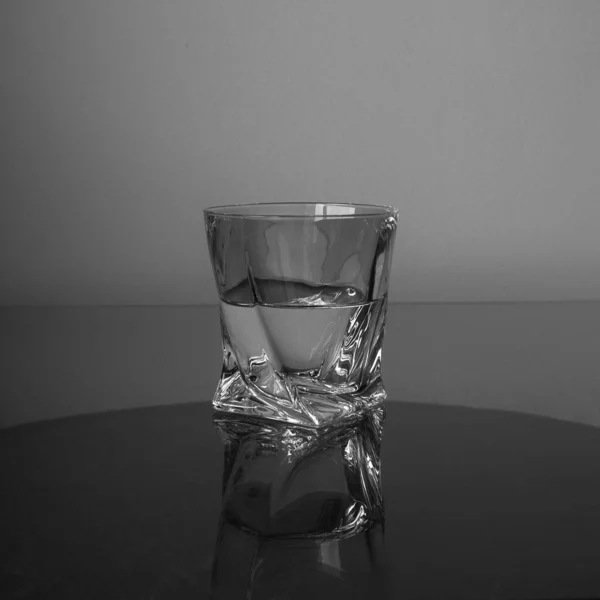 Air Minum Sederhana Tanpa Gas Air Formula Adalah H2O Gelasnya — Stok Foto