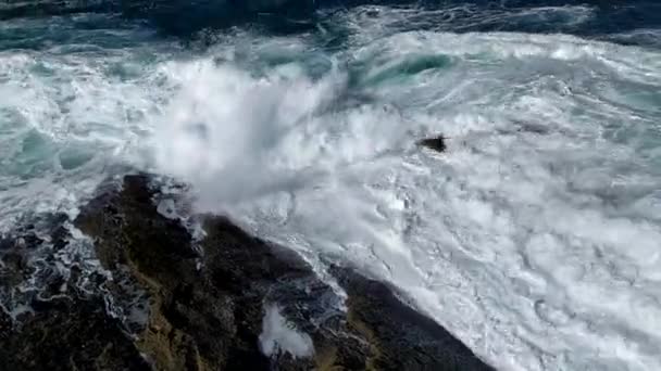 Stormiga Vatten Biscayabukten Stora Skummande Vågor Europeisk Resa Naturens Skönhet — Stockvideo
