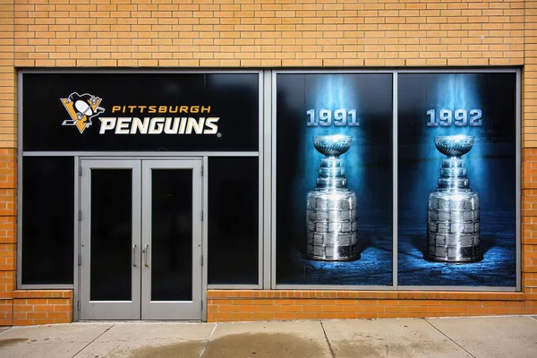 Pittsburgh Maggio 2023 Poster Mostra Alla Ppg Paint Arena Due — Foto Stock