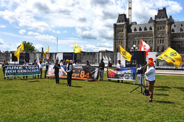 2023年6月10日 加拿大渥太华 寻求为锡克教徒建立家园的分裂主义运动 哈里斯坦 的成员在国会山上举行抗议活动 — 图库照片