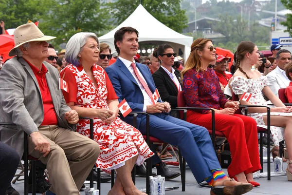 2023年7月1日カナダ オタワ メアリー サイモン総督とジャスティン トルドー首相は 妻のソフィー グロワール トルドーと共にカナダ デーの祝賀会に参加する サイモンはイヌークですGgになる最初の先住民 — ストック写真