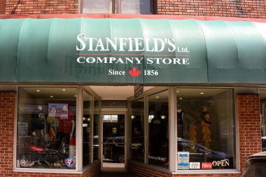 Truro, Nova Scotia, Kanada 4 Ağustos 2023 'te Truro, Kanada merkezli bir giyim imalatçısıdır. Ürünleri tüm dünyada satılıyor.