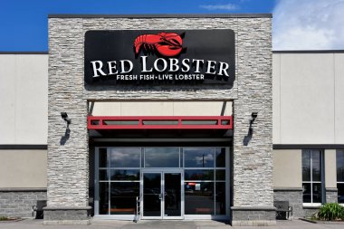 Ottawa, Kanada 12 Mayıs 2024 Kırmızı Istakoz, Merivale Bulvarı 'nda. Merkezi Orlando, Florida 'da bulunan günlük restoran zinciri, Nisan ayında yeni bir alıcı ya da iflas başvurusu aradığını duyurdu..