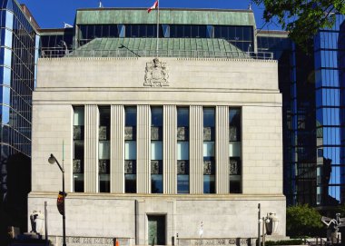 Ottawa, Kanada Wellington Caddesi 'ndeki Kanada Bankası. Kanada Bankası bir Crown Corporation ve Canadas merkez bankasıdır ve Kanada 'nın para politikasını ve faiz oranını belirlemekten sorumludur.